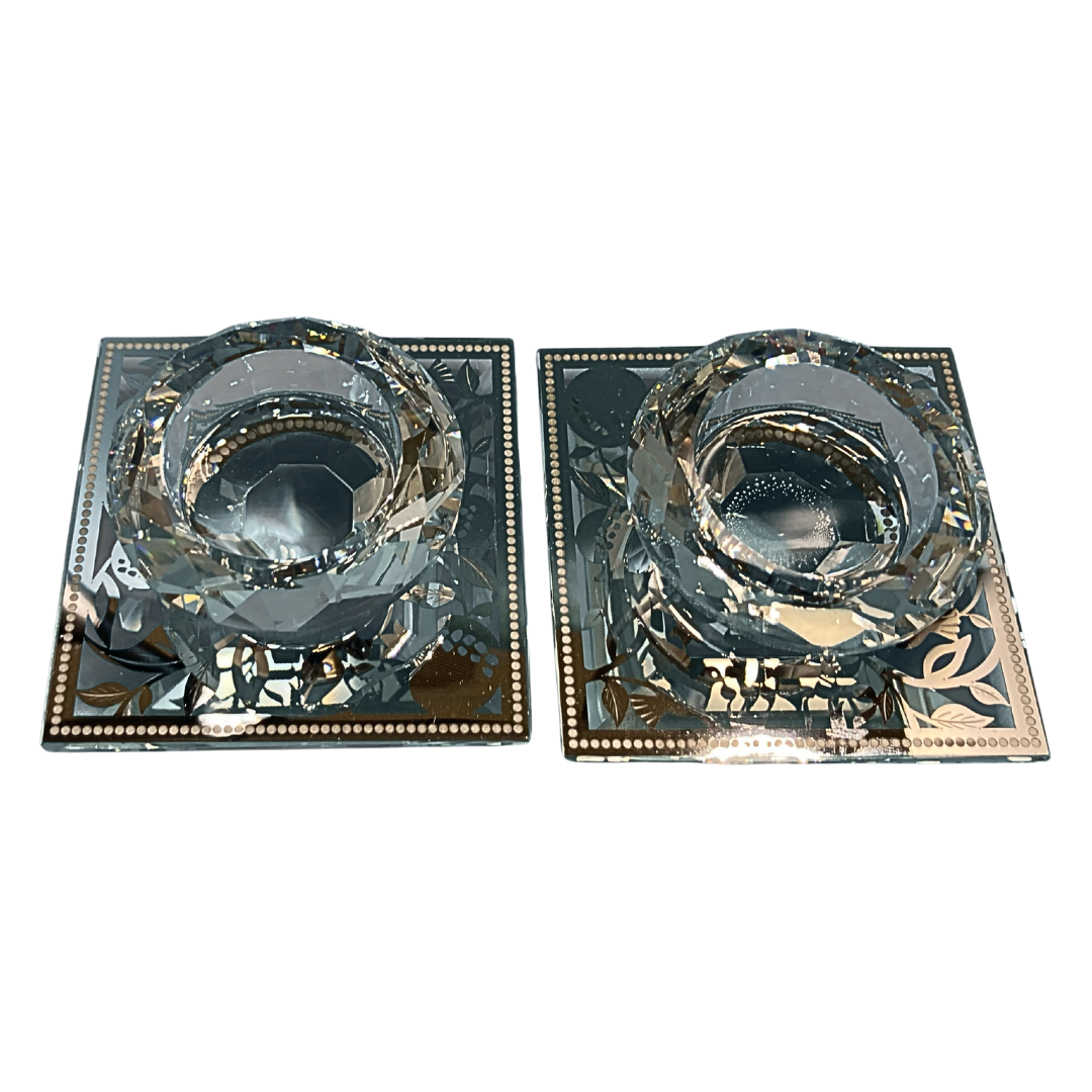 Candelabros Finos con Inscripción en Metal