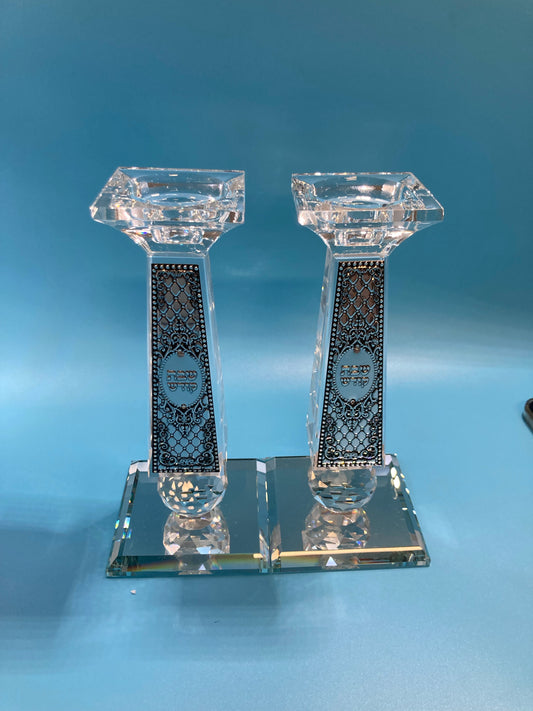 Candelabros anchos, Shabbat Santo
